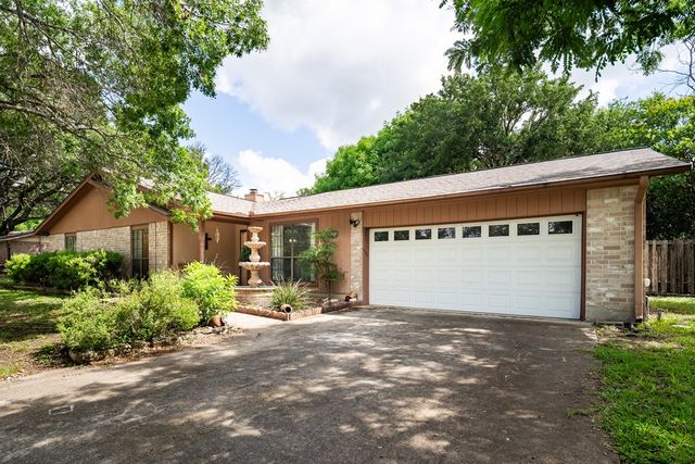 205 Oakview Dr, Kerrville, TX 78028
