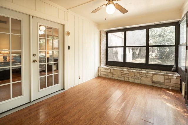 205 Oakview Dr, Kerrville, TX 78028