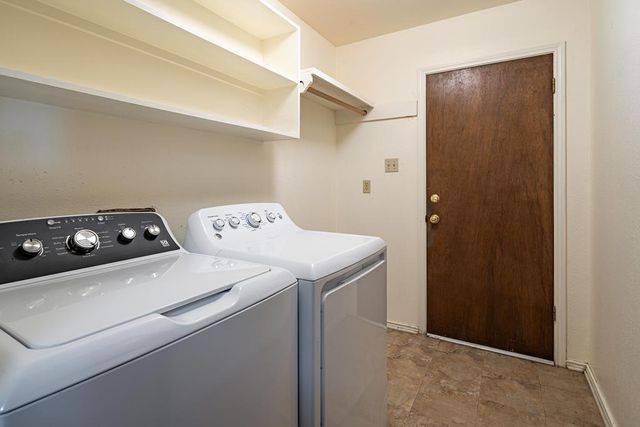 205 Oakview Dr, Kerrville, TX 78028