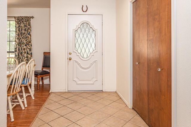 205 Oakview Dr, Kerrville, TX 78028