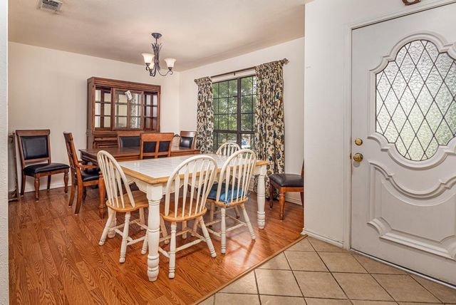 205 Oakview Dr, Kerrville, TX 78028