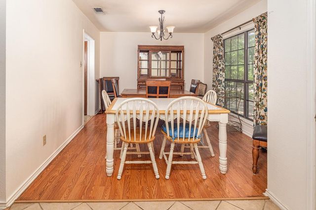 205 Oakview Dr, Kerrville, TX 78028