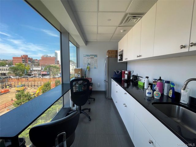 38-08 Union Street 3E, Flushing, NY 11354