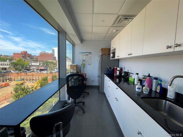 38-08 Union Street 3E, Flushing, NY 11354