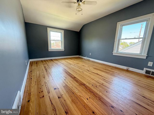 210 KUSER RD, Hamilton, NJ 08619