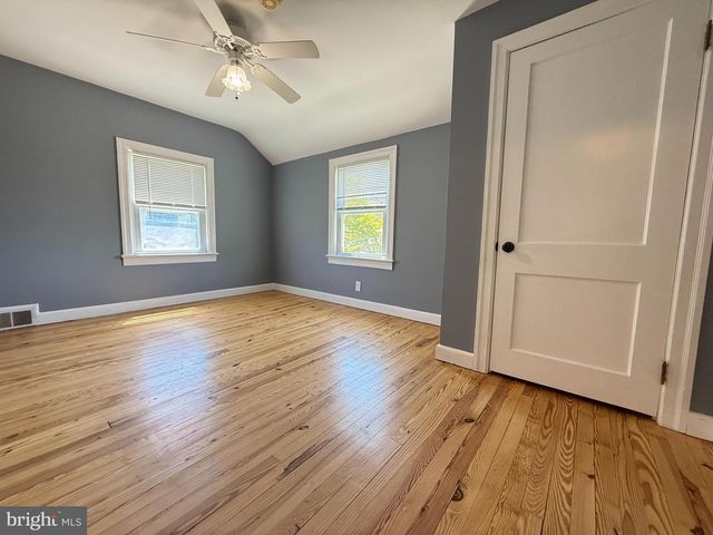 210 KUSER RD, Hamilton, NJ 08619