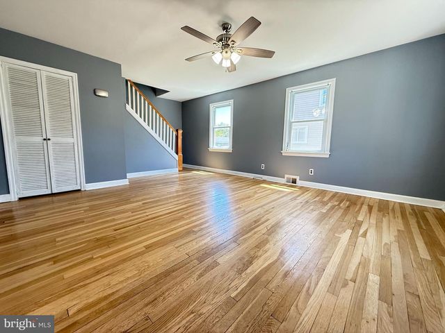 210 KUSER RD, Hamilton, NJ 08619