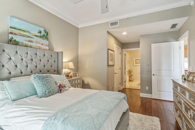 1431 RIVERPLACE Boulevard 1602, Jacksonville, FL 32207