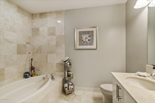 1431 RIVERPLACE Boulevard 1602, Jacksonville, FL 32207