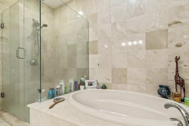 1431 RIVERPLACE Boulevard 1602, Jacksonville, FL 32207