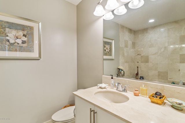 1431 RIVERPLACE Boulevard 1602, Jacksonville, FL 32207