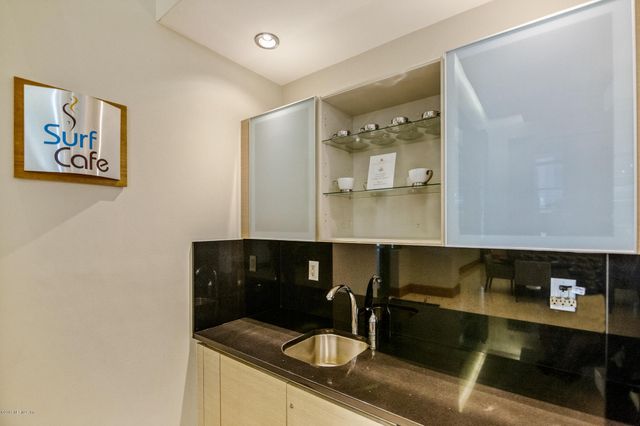 1431 RIVERPLACE Boulevard 1602, Jacksonville, FL 32207