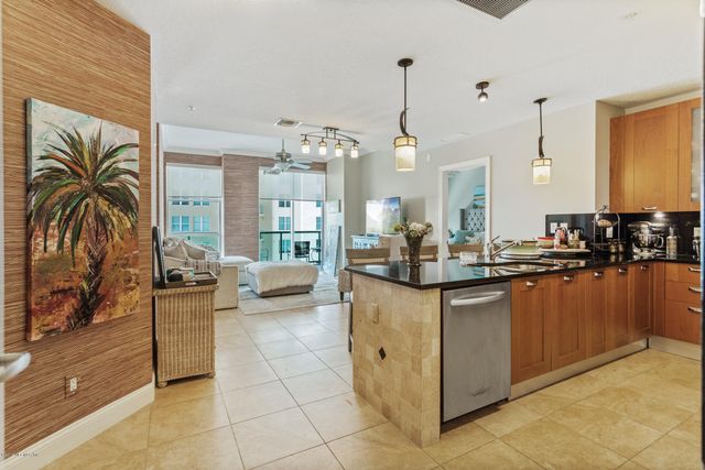 1431 RIVERPLACE Boulevard 1602, Jacksonville, FL 32207