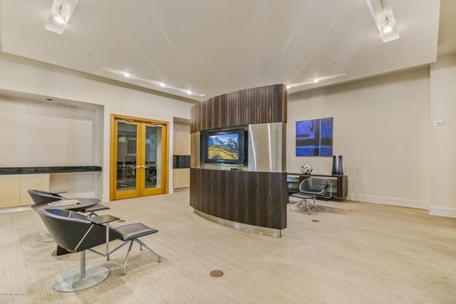 1431 RIVERPLACE Boulevard 1602, Jacksonville, FL 32207