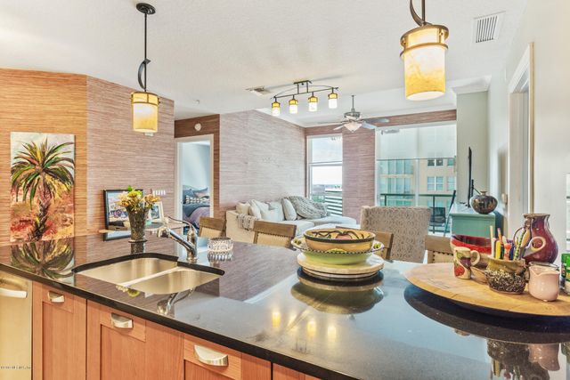 1431 RIVERPLACE Boulevard 1602, Jacksonville, FL 32207