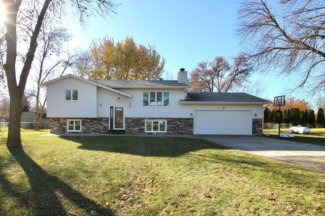 1209 63RD Avenue N, Moorhead, MN 56560