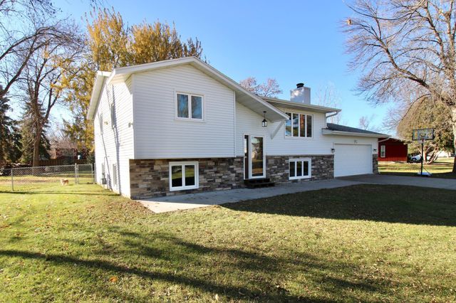 1209 63RD Avenue N, Moorhead, MN 56560