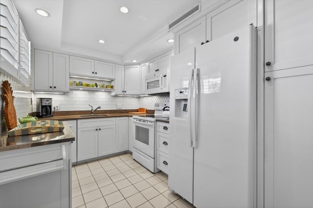 227 Australian Avenue 2c, Palm Beach, FL 33480