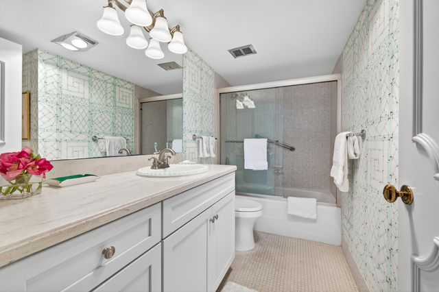 227 Australian Avenue 2c, Palm Beach, FL 33480