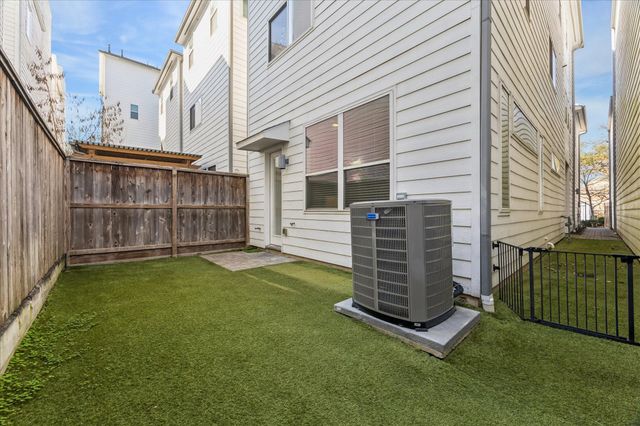 1213 Crockett Street, Houston, TX 77007