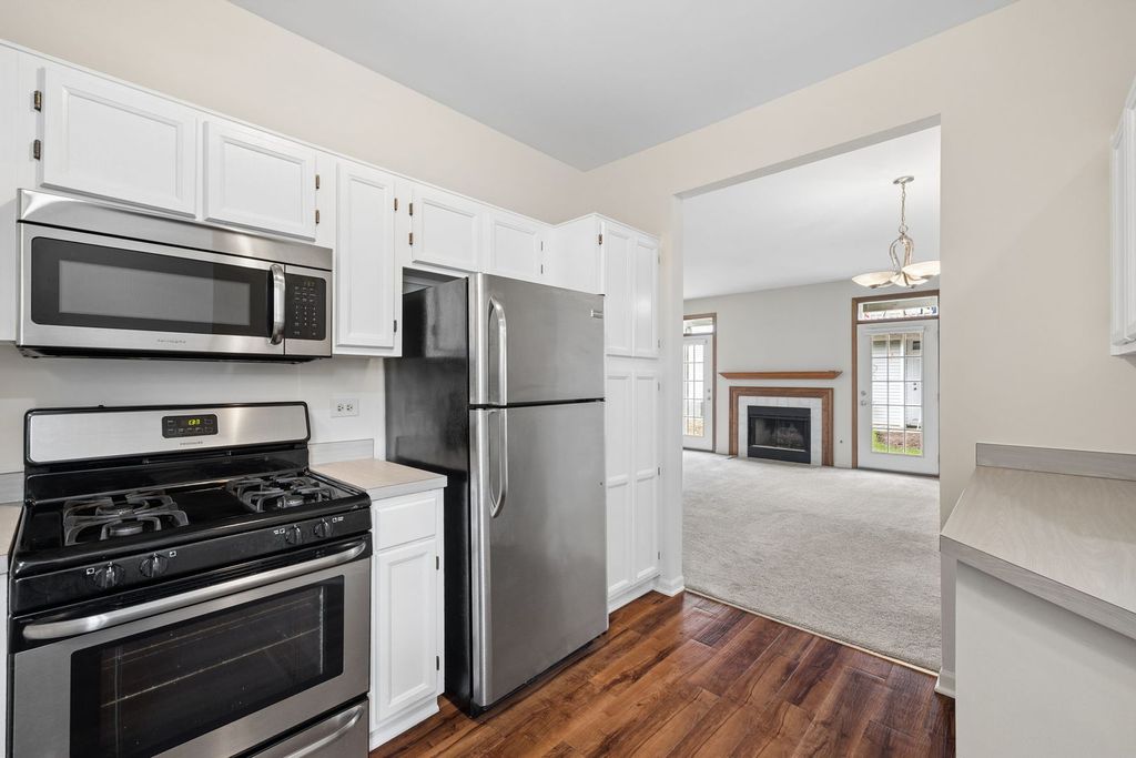1210 Rhodes Lane 1210, Naperville, IL 60540 — photo 4