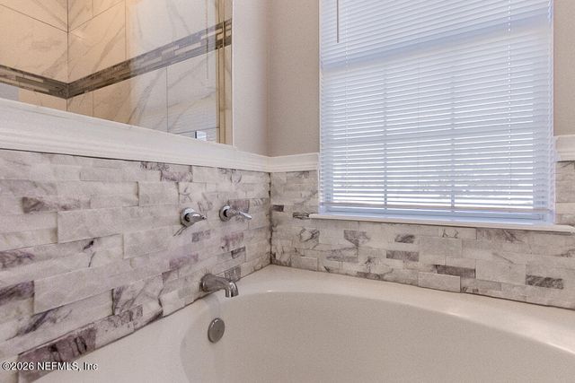 5332 KNIGHTSGATE Court, Jacksonville, FL 32244