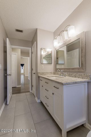 5332 KNIGHTSGATE Court, Jacksonville, FL 32244