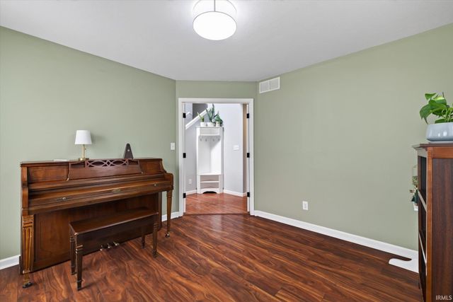 1214 S Donington Court, Bloomington, IN 47401