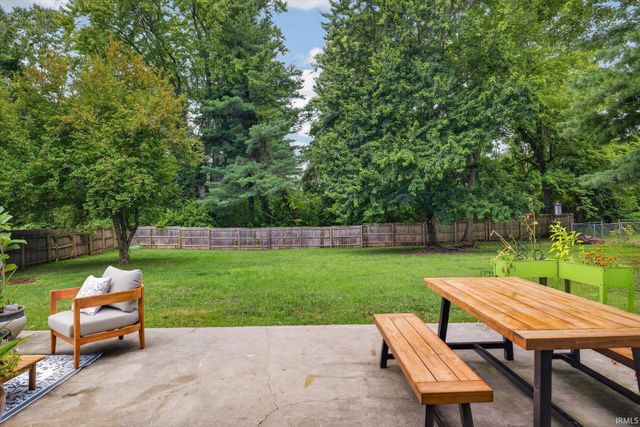 1214 S Donington Court, Bloomington, IN 47401