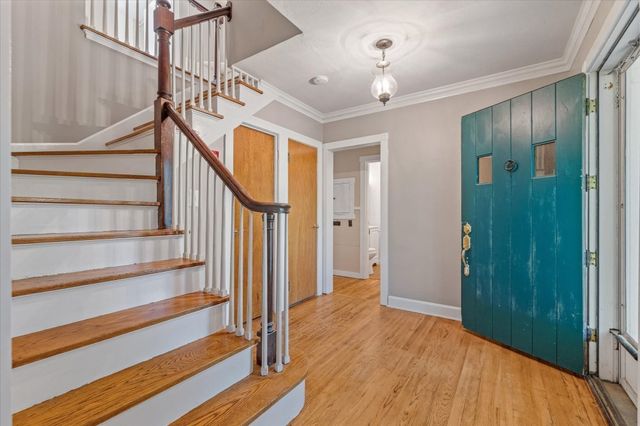 39 Southbridge Rd, Dudley, MA 01571