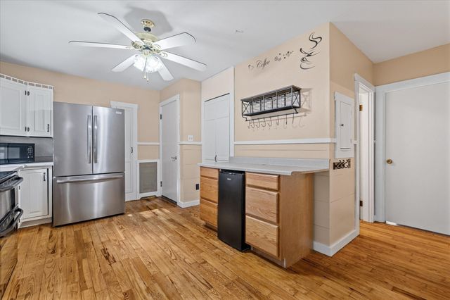 39 Southbridge Rd, Dudley, MA 01571