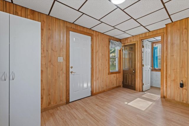 39 Southbridge Rd, Dudley, MA 01571