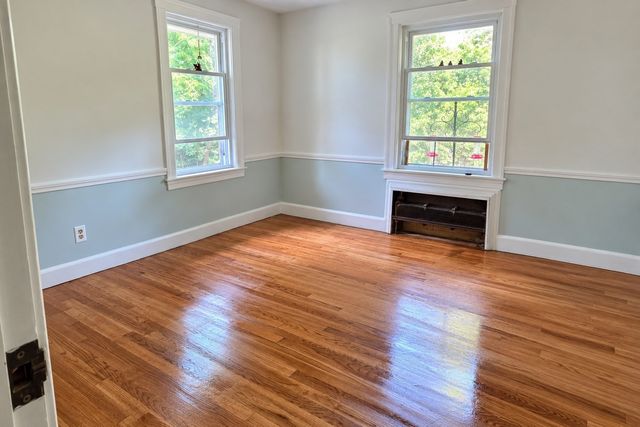 39 Southbridge Rd, Dudley, MA 01571