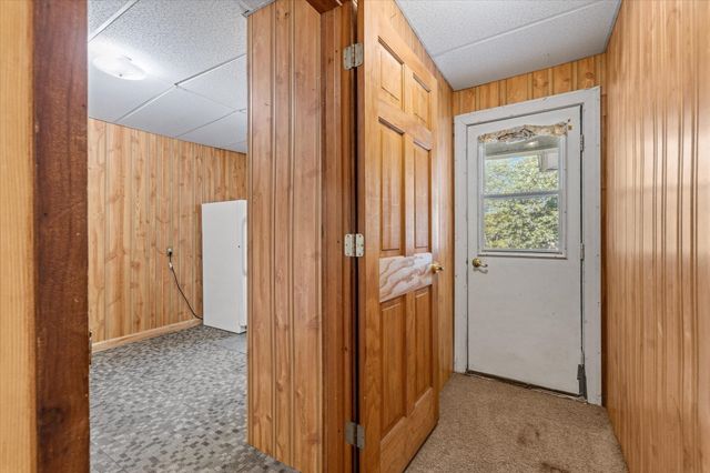 39 Southbridge Rd, Dudley, MA 01571