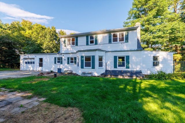 39 Southbridge Rd, Dudley, MA 01571