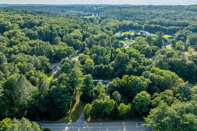 39 Southbridge Rd, Dudley, MA 01571