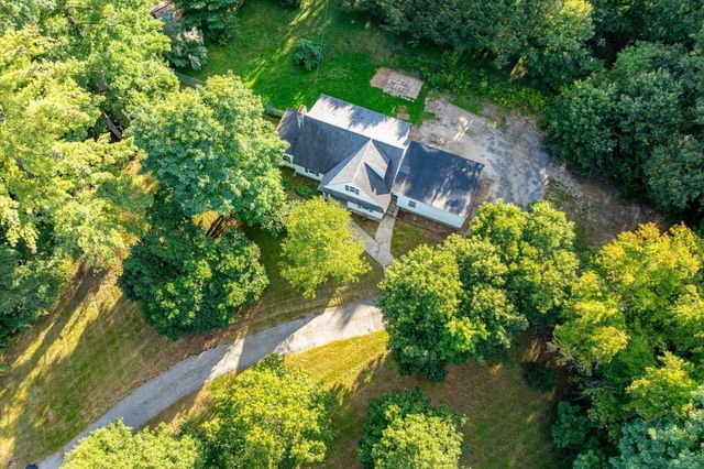 39 Southbridge Rd, Dudley, MA 01571