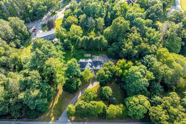39 Southbridge Rd, Dudley, MA 01571