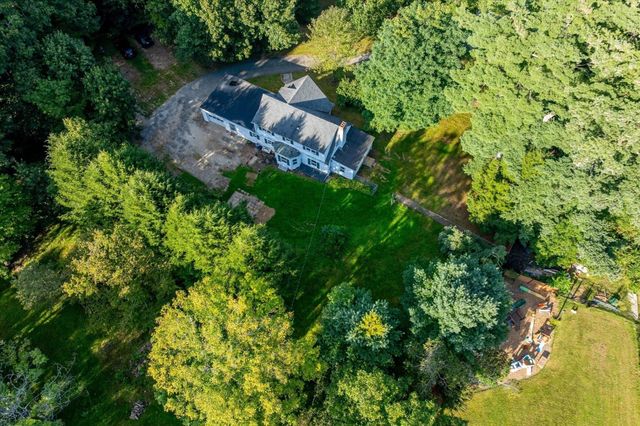 39 Southbridge Rd, Dudley, MA 01571