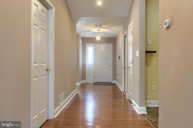 428 BAUMGARDNER DR, Harrisburg, PA 17112