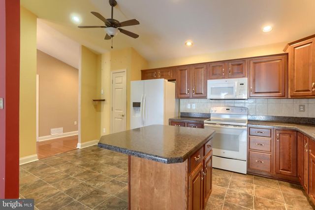 428 BAUMGARDNER DR, Harrisburg, PA 17112