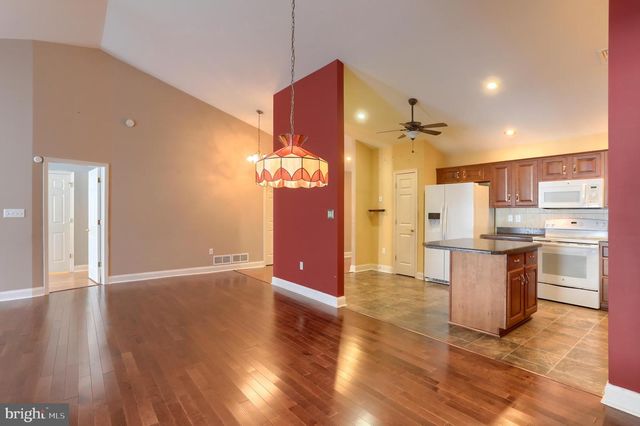 428 BAUMGARDNER DR, Harrisburg, PA 17112