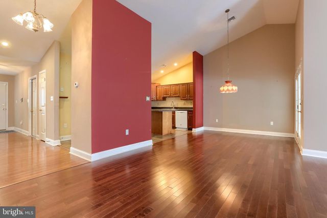 428 BAUMGARDNER DR, Harrisburg, PA 17112