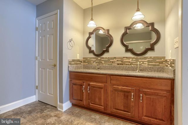 428 BAUMGARDNER DR, Harrisburg, PA 17112