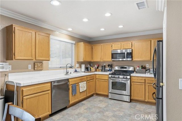 517 Louisville, Hemet, CA 92545