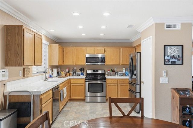 517 Louisville, Hemet, CA 92545