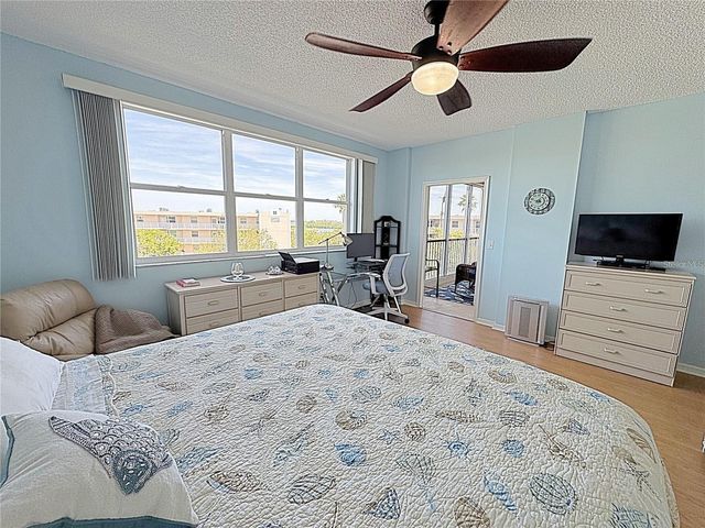 6205 SHORELINE DRIVE 1305, St Petersburg, FL 33708