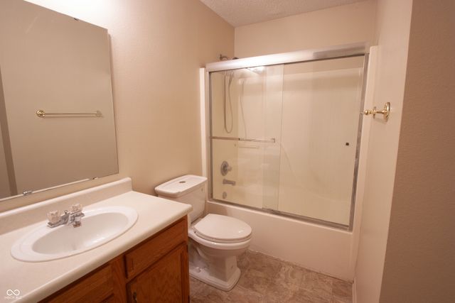 291 Lakemoore Street, Brownsburg, IN 46112