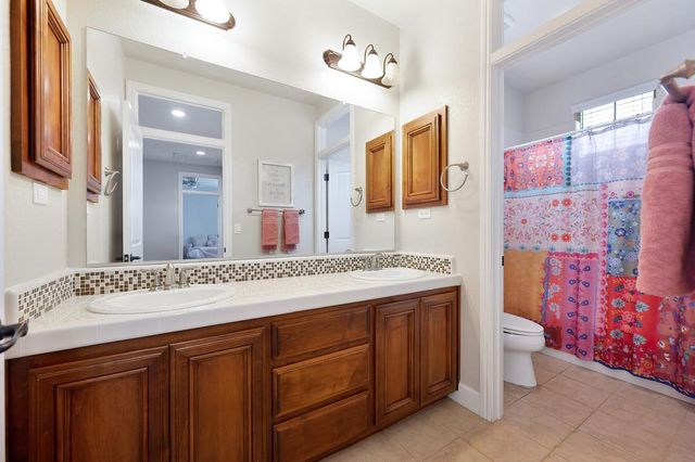 7077 Orchard Cir, Penryn, CA 95663