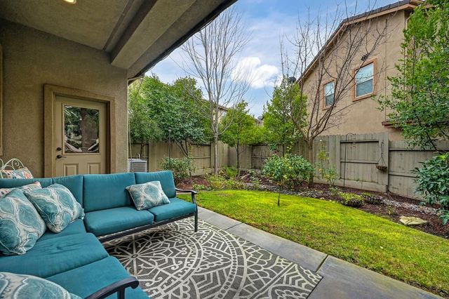 7077 Orchard Cir, Penryn, CA 95663